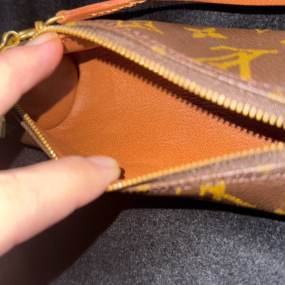 Women’s or Men's Lou’s Vuitton Mini Papillion pochette w Monogram print. 10/10. - Picture 13 of 17